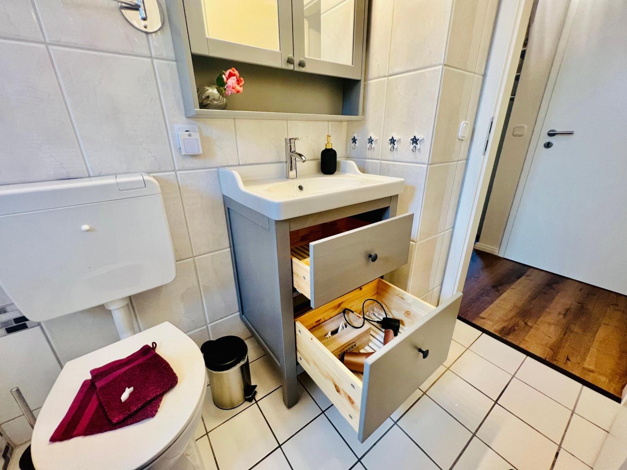Seelund - Meeresrauschen Lauschen - Ruhiges Sonniges Apartment Mit Garten Und Terrasse Nahe Strand Und Ostsee Schönhagen المظهر الخارجي الصورة